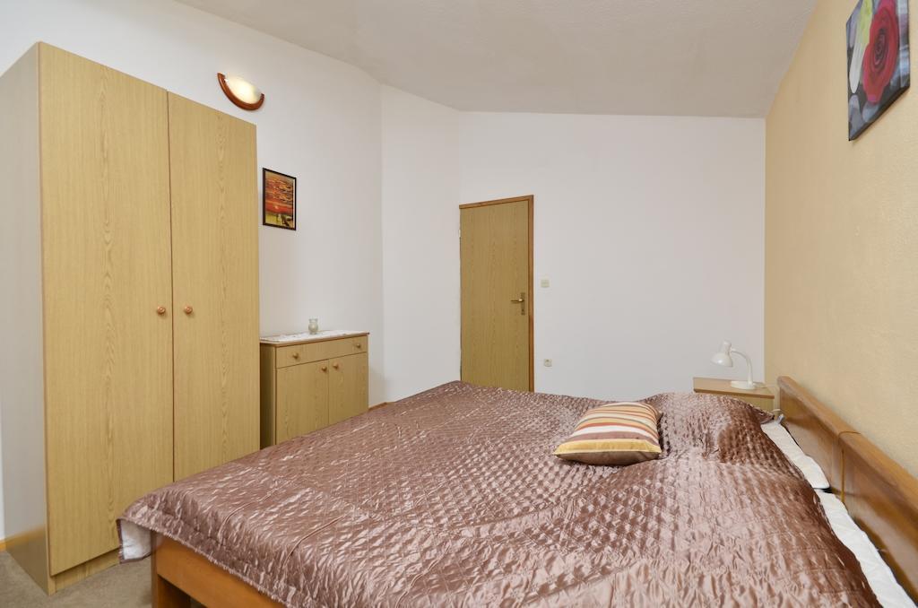 Apartments Ana Baška Voda Habitación foto